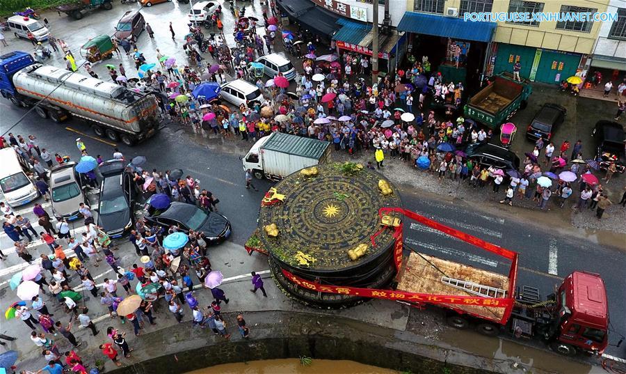 Galeria: Tambor gigantesco de bronze em Guangxi, sul da China