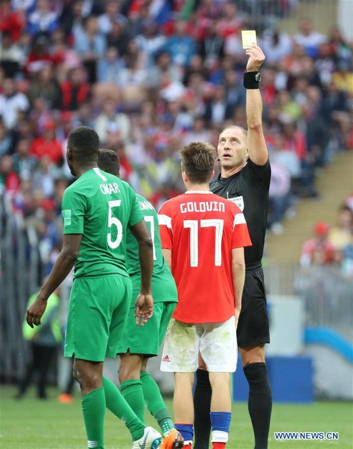 Rússia vence Arábia Saudita por 5-0