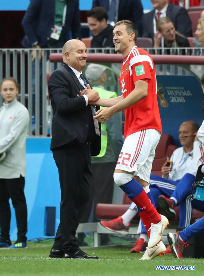 Rússia vence Arábia Saudita por 5-0