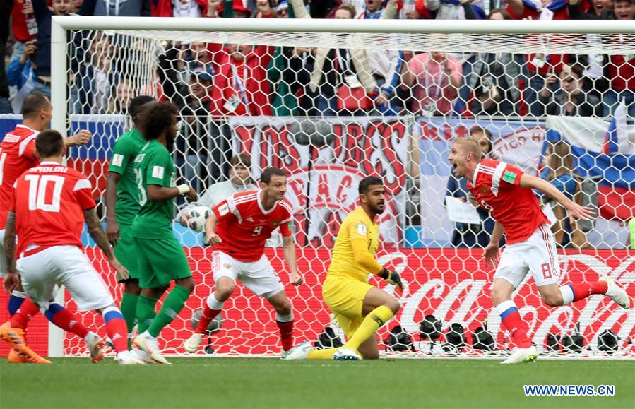 Rússia vence Arábia Saudita por 5-0