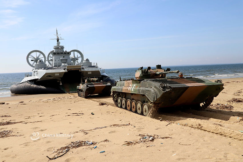 Galeria: LCAC participa em exercício militar