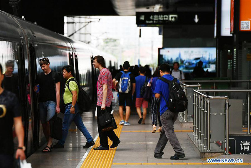 China constrói 25.000km de ferrovias de alta velocidade em 10 anos, 66% do total mundial