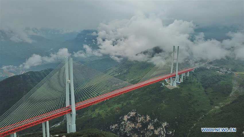 Galeria: Paisagem singular da Ponte de Beipanjiang