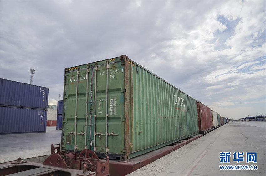 Trem de carga China-Europa celebra dois anos de funcionamento do centro logístico de Urumqi