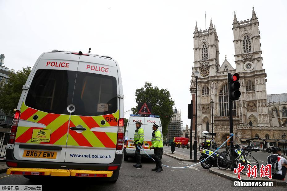 Atropelamento em frente ao Parlamento britânico deixa vários feridos