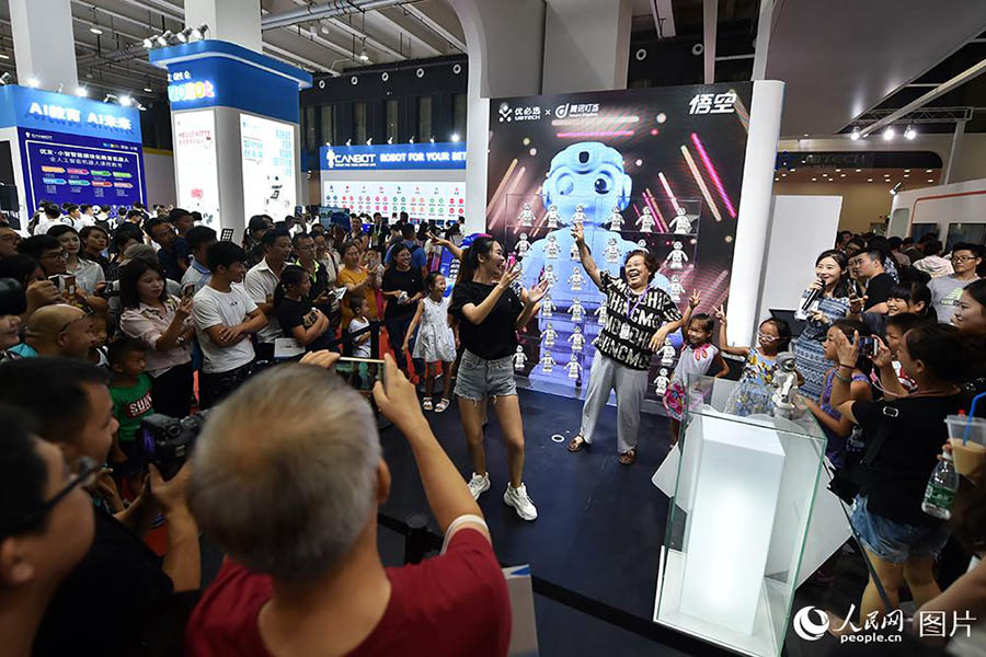 Beijing realiza Conferência Mundial de Robótica 2018