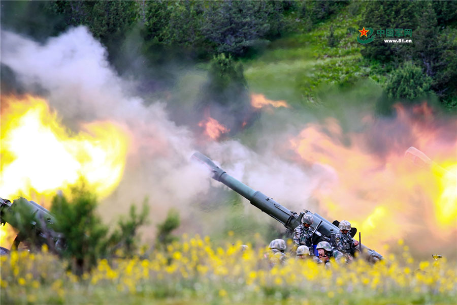 ELP da China realiza exercício militar na província de Sichuan