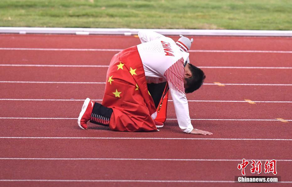 Jogos Asiáticos: Su Bingtian atualiza recorde de atletismo de 100 metros em 9,92 segundos