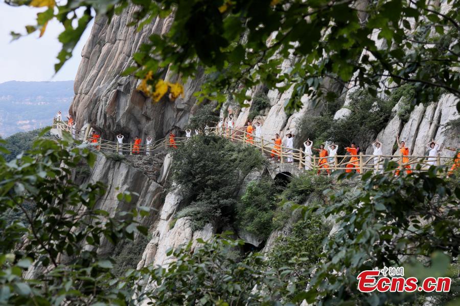 Galeria: Ioga e Kung fu apresentados no templo de Shaolin