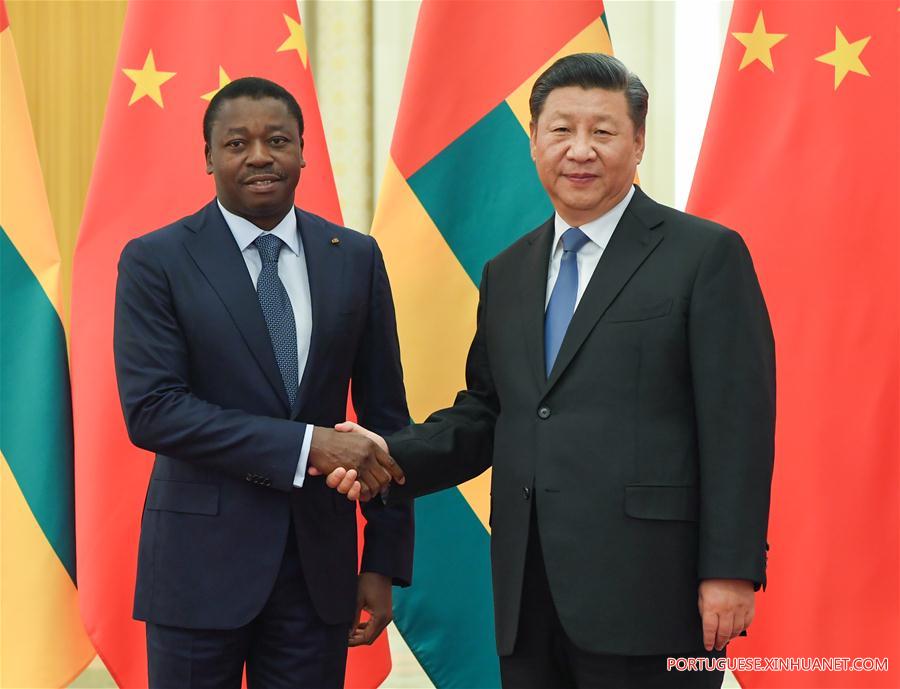Xi reúne-se com presidente do Togo
