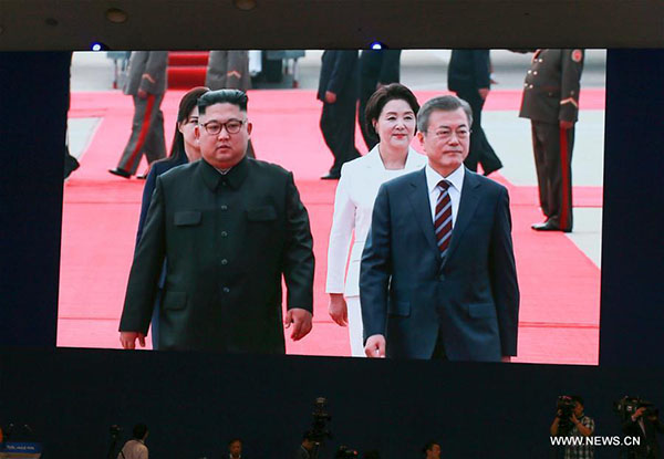 Kim Jong Un recebe homólogo sul coreano em Pyongyang