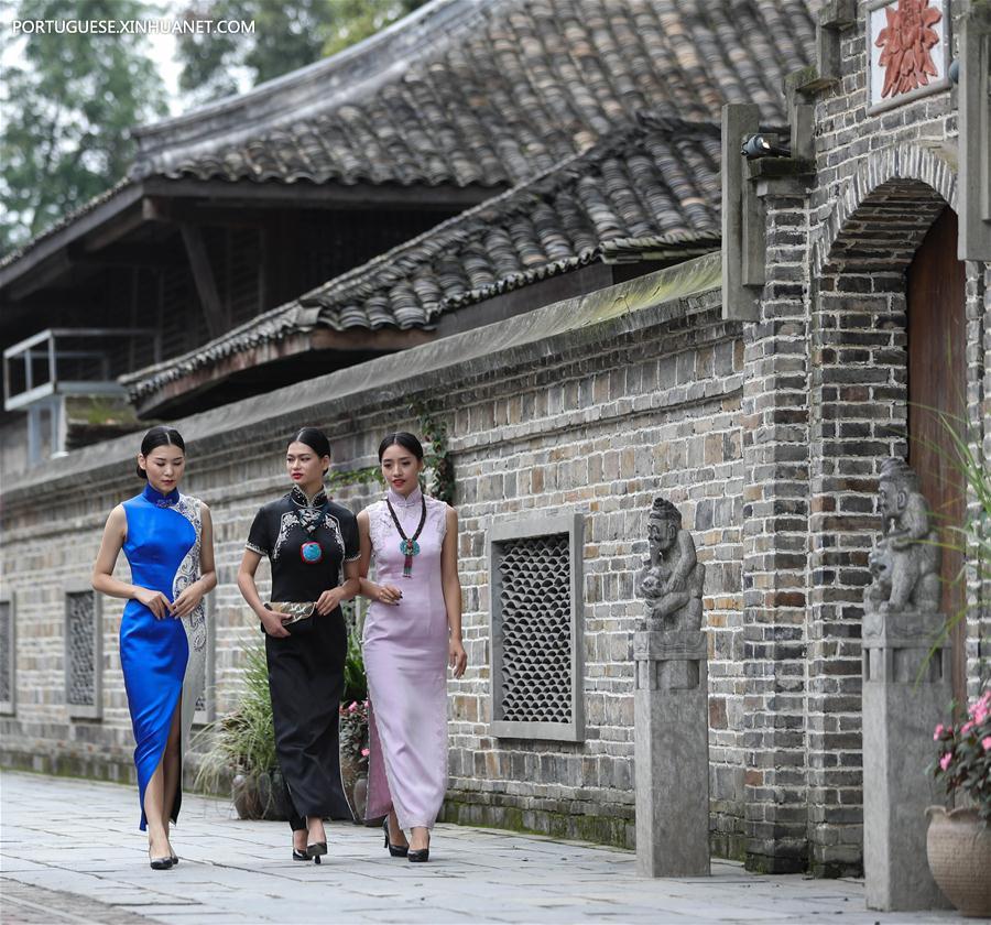 Competição de design de cheongsam em Sichuan