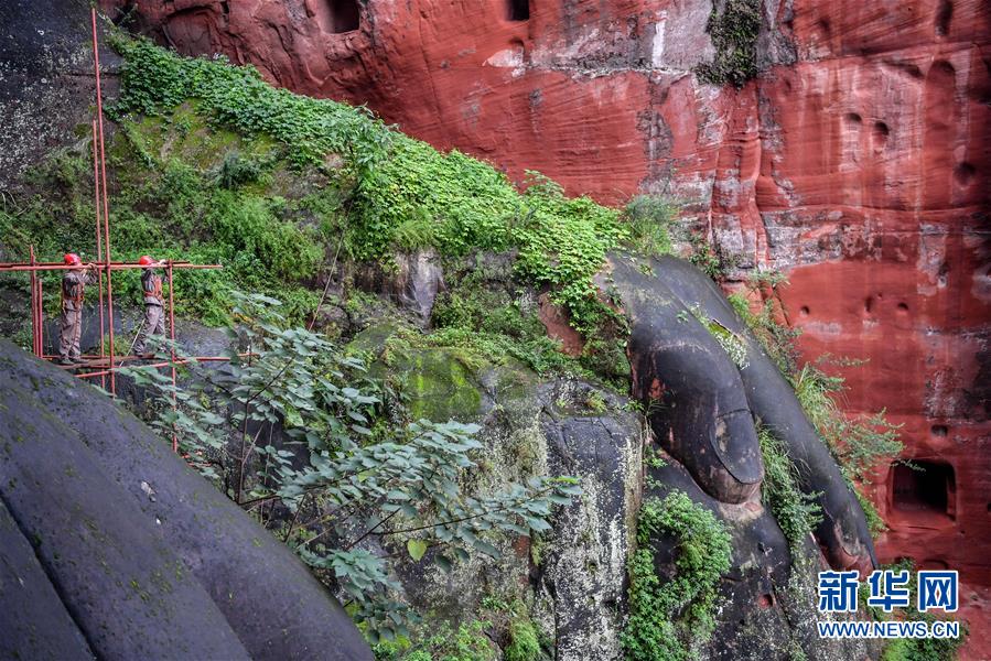 Galeria: Grande Buda de Leshan submetido a “exame físico”