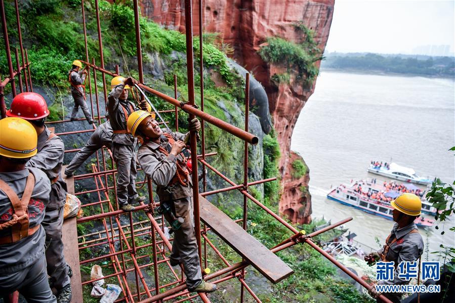 Galeria: Grande Buda de Leshan submetido a “exame físico”