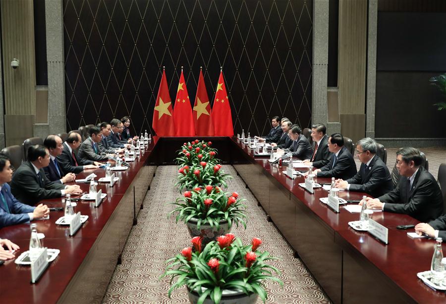 Xi reúne-se com primeiro-ministro do Vietnã