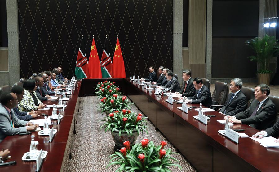 Xi reúne-se com presidente do Quênia