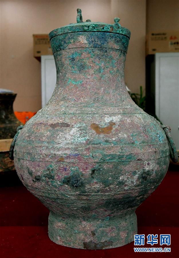 Arqueólogos chineses descobrem bebida alcoólica de 2 mil anos em tumba antiga