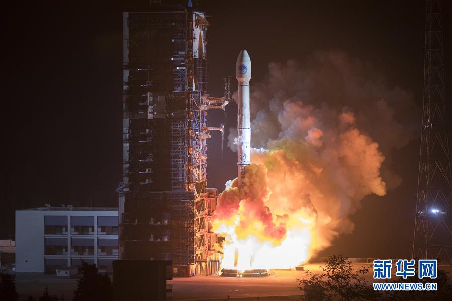 China lança satélites gêmeos Beidou