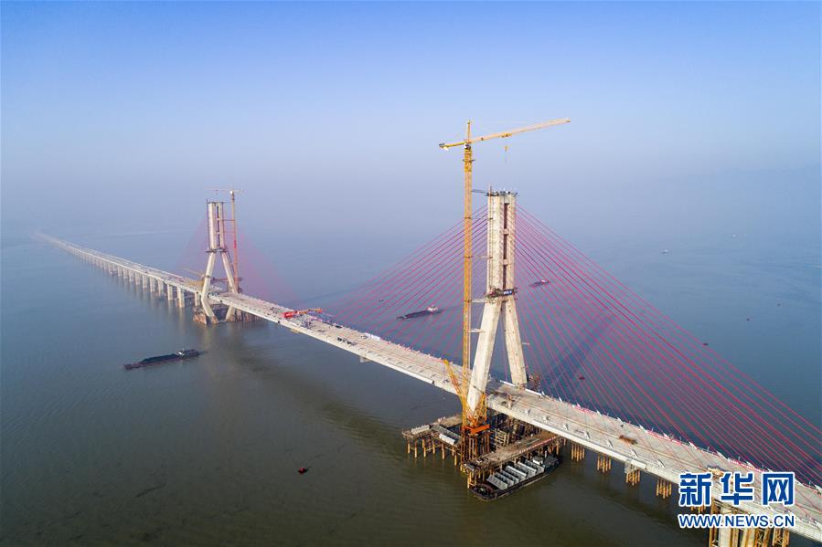 Galeria: Unidas as duas seções da Ponte Nº 2 do Lago Boyang