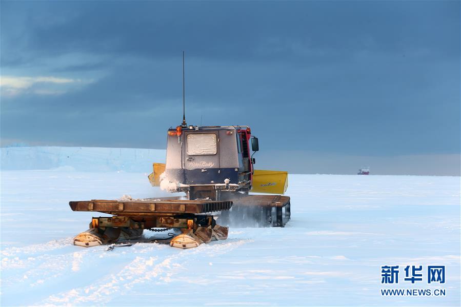 Descarregamento na Antártica de todas as condições meteorológicas