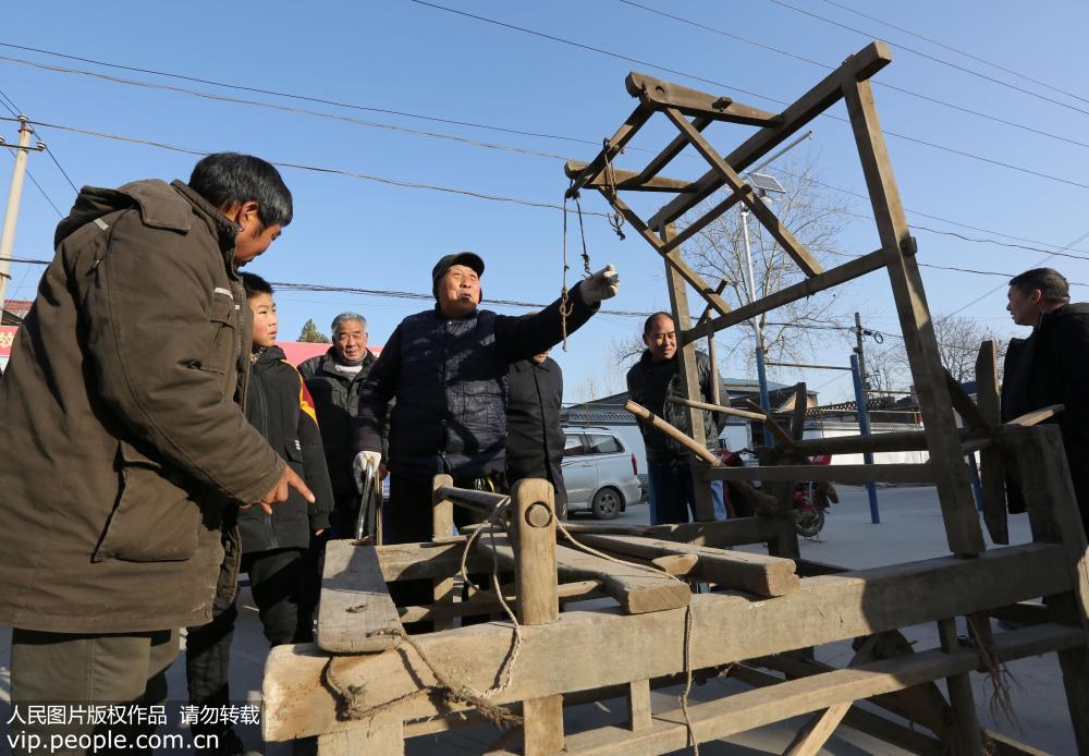 Henan: Exibição dos elementos antigos mostra mudanças na vida do povo chinês em 40 anos