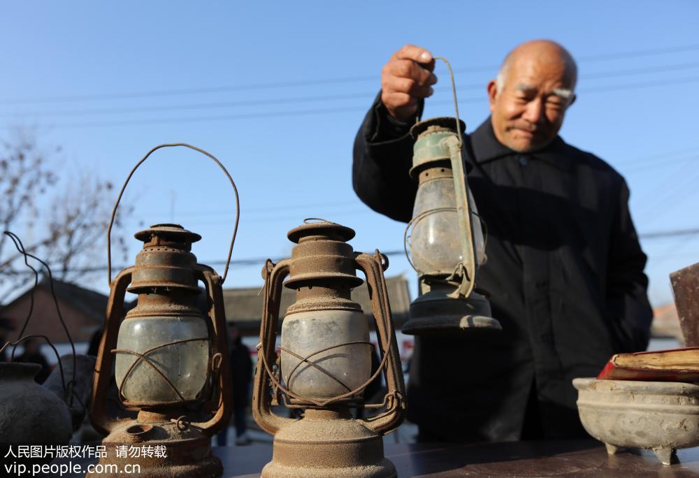 Henan: Exibição dos elementos antigos mostra mudanças na vida do povo chinês em 40 anos