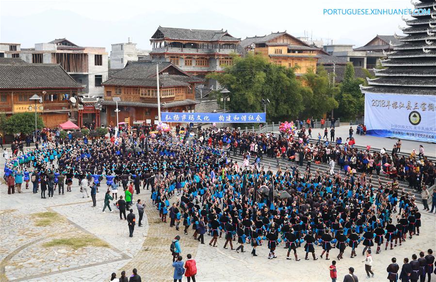 Grupo étnico Dong celebra Festival Sama em Guizhou