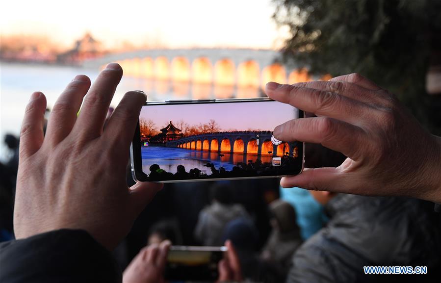 Galeria: Cenário do pôr-do- sol do Palácio de Verão em Beijing