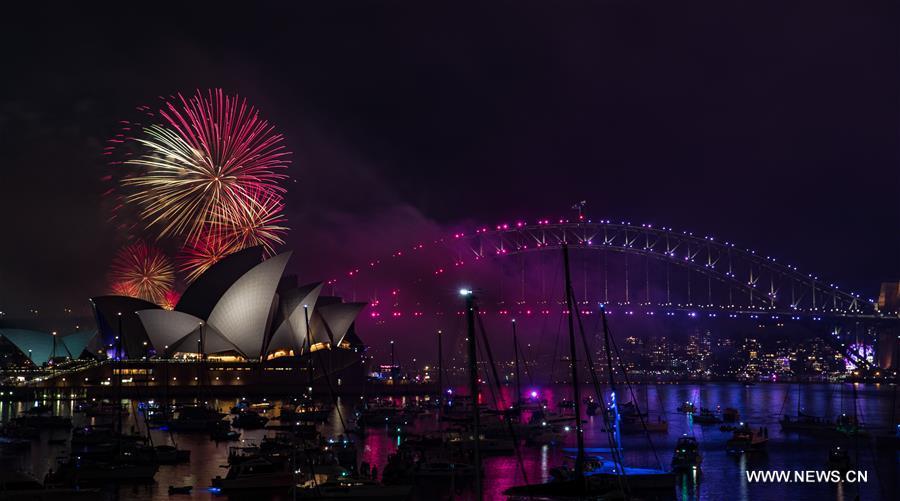 Galeria: Pessoas comemoram ano novo em todo o mundo