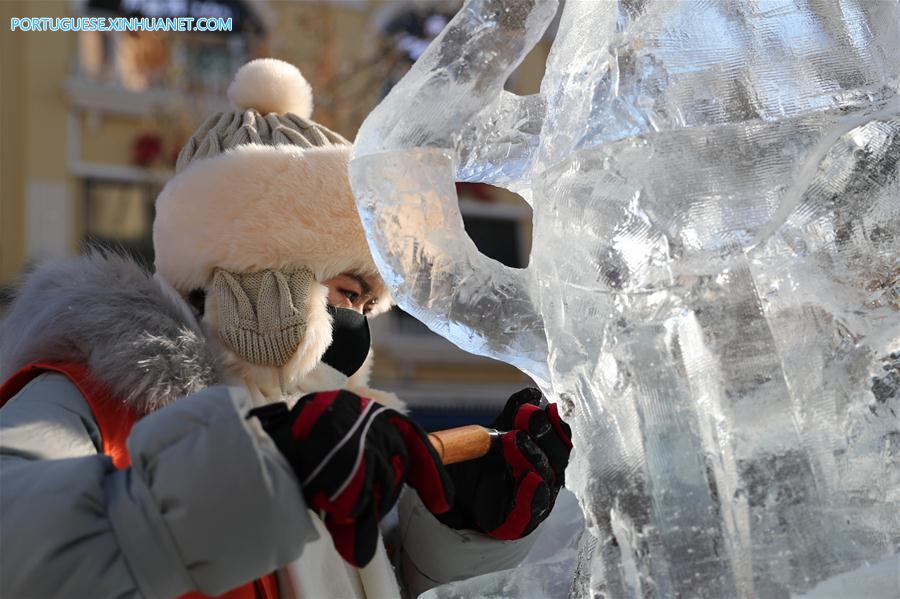 Destaques da competição nacional universitária de escultura em gelo em Harbin