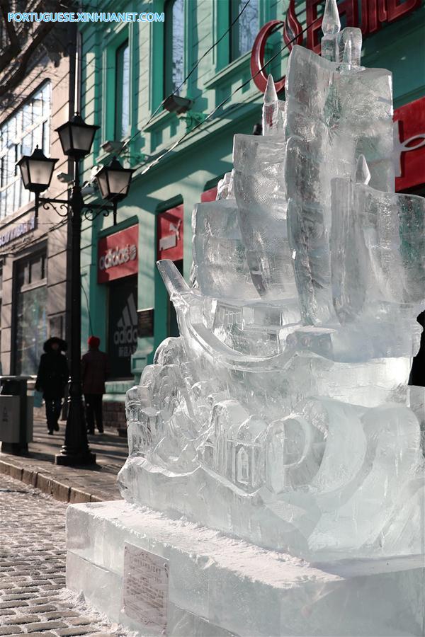 Destaques da competição nacional universitária de escultura em gelo em Harbin