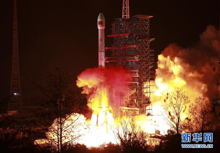 China lança satélite Zhongxing-2D