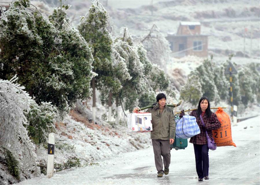 Memória: Chineses regressam à terra natal para o Festival da Primavera