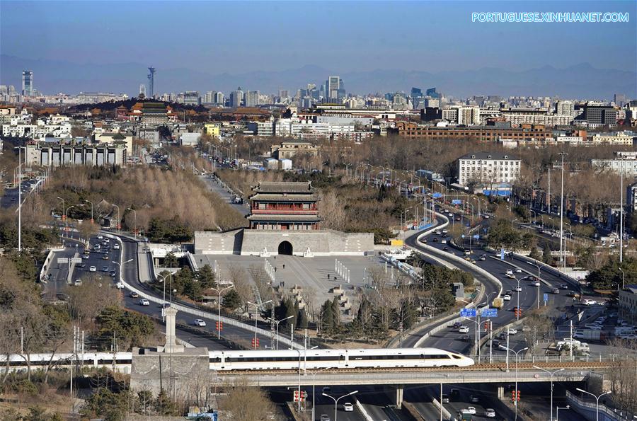 Sistema ferroviário chinês registra aumento de viagens de passageiros antes do Festival da Primavera