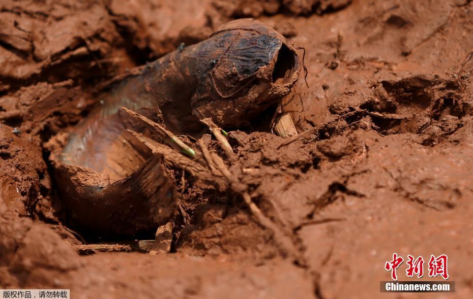 Rompimento da barragem em Brumadinho deixa rasto de mortes e desaparecimentos