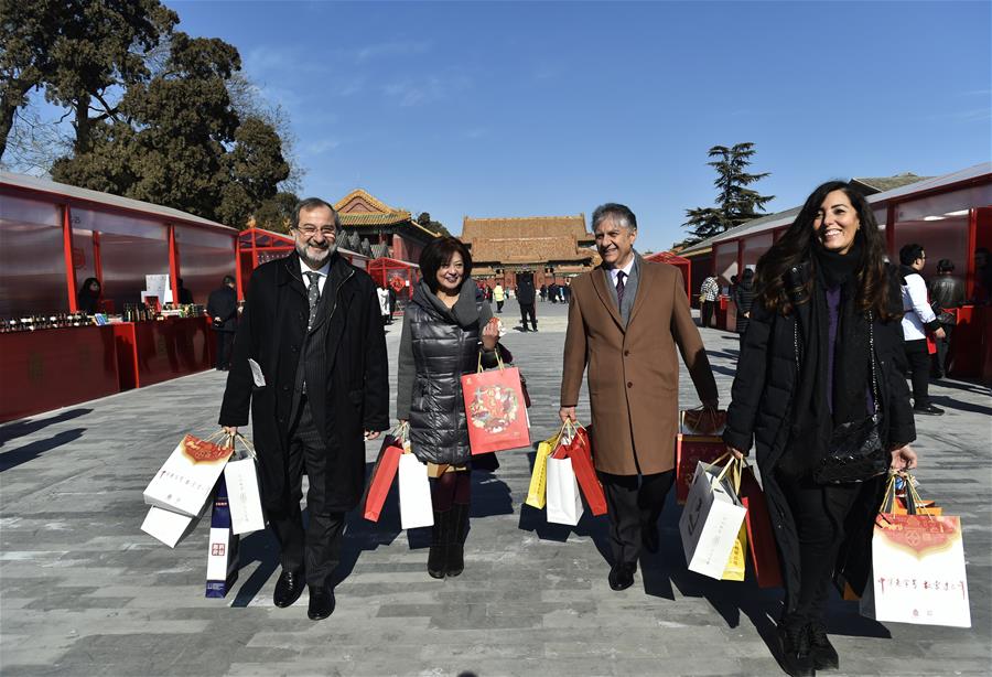 Feira no Museu do Palácio exibe tradições reais do Festival da Primavera durante a Dinastia Qing