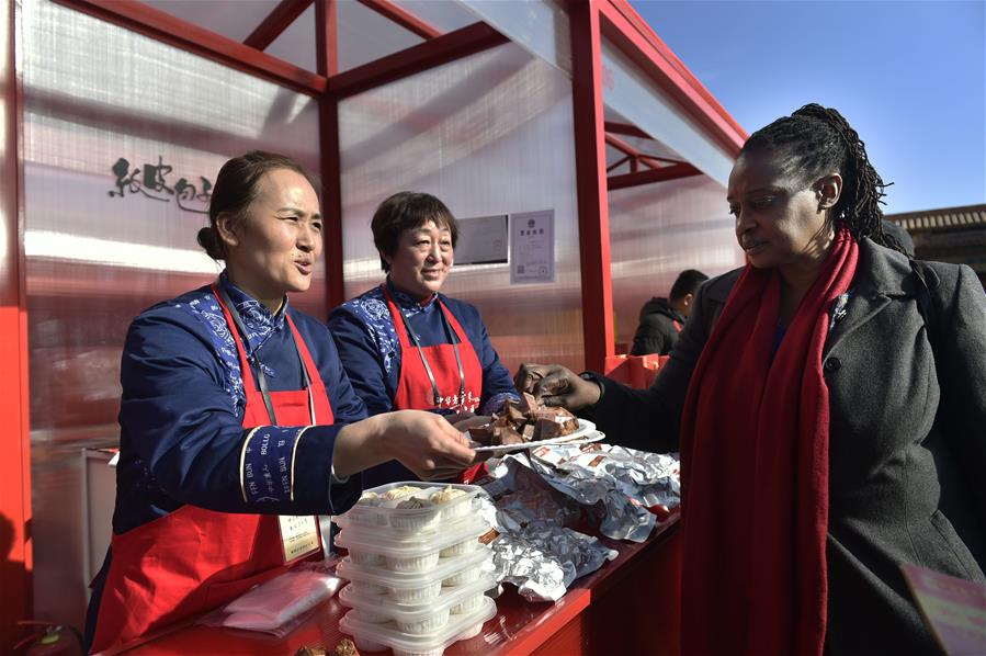 Feira no Museu do Palácio exibe tradições reais do Festival da Primavera durante a Dinastia Qing