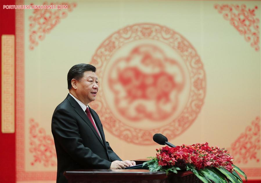 Xi estende saudações da Festa da Primavera e expressa confiança no futuro