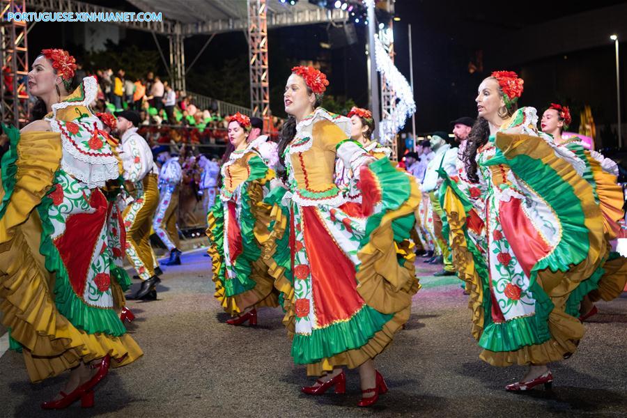 Desfile comemora Ano Novo Lunar Chinês em Macau