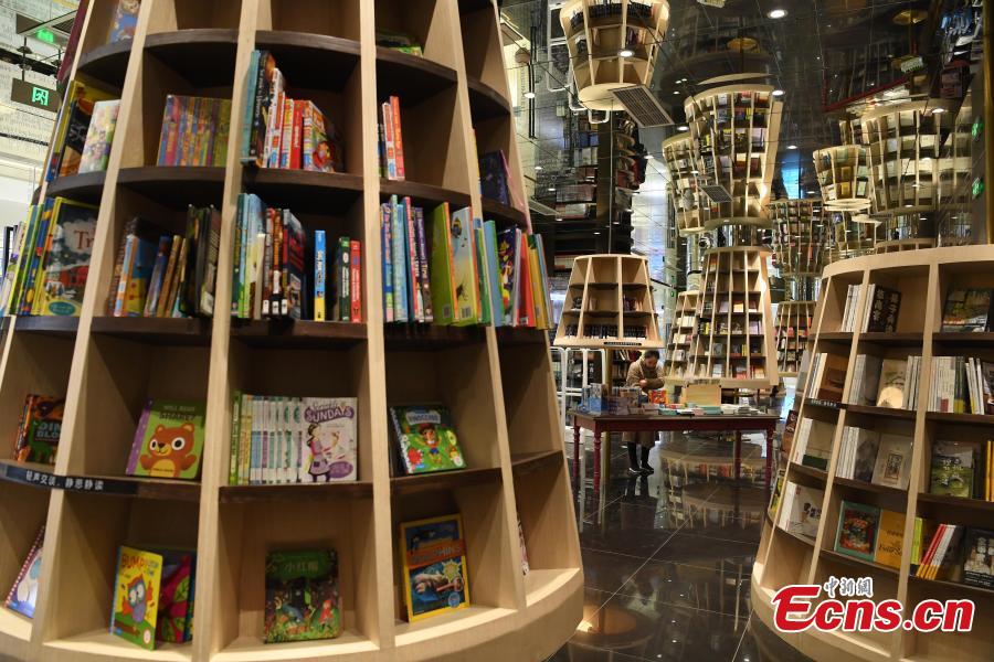 Chongqing: Inauguração de livraria hipnotizante atrai curiosos