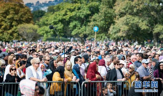 Nova Zelândia faz minuto de silêncio para chorar as vítimas do massacre de Christchurch