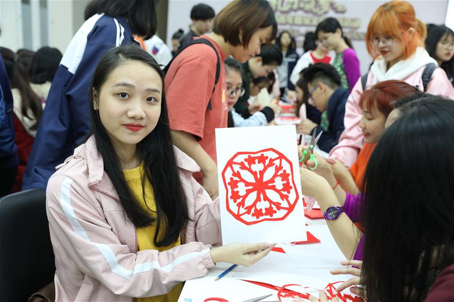 Galeria:Atividade de intercâmbio cultural entre jovens chineses e vietnamitas inicia em Hanói