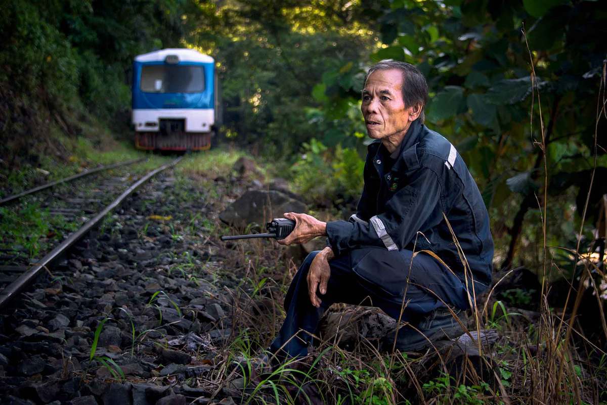 Fotógrafo chinês de 24 anos registra 100,000 fotos de trens em 30 países