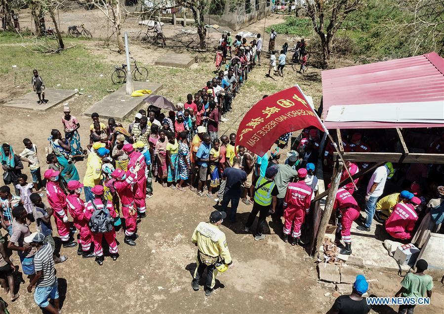 Equipe de resgate chinesa realiza trabalho de socorro em Moçambique 