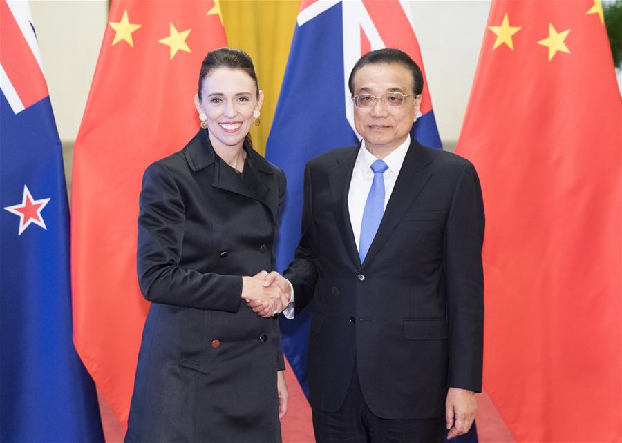 Primeiros-ministros da China e Nova Zelândia se reúnem para impulsionar cooperação