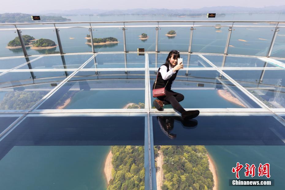 Galeria: Cafeteria “transparente” construída na Montanha Lushan atrai visitantes