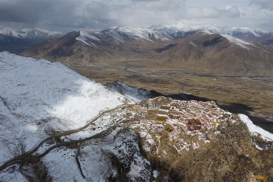 Galeria:Templo Gandan em Lhasa: o mais antigo entre os mosteiros da Seita Amarela