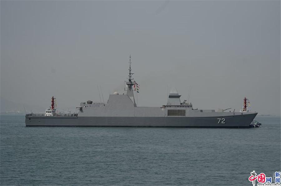 Chega primeiro navio estrangeiro para evento pelos 70 anos da Marinha chinesa