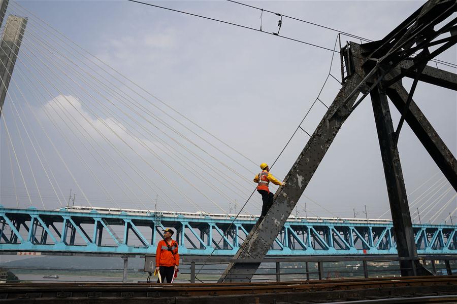 Nova ponte ferroviária iniciará operação em Chongqing