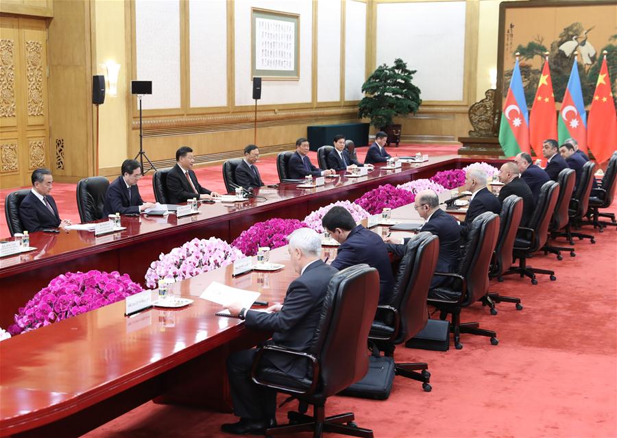 Xi reúne-se com presidente azerbaijano